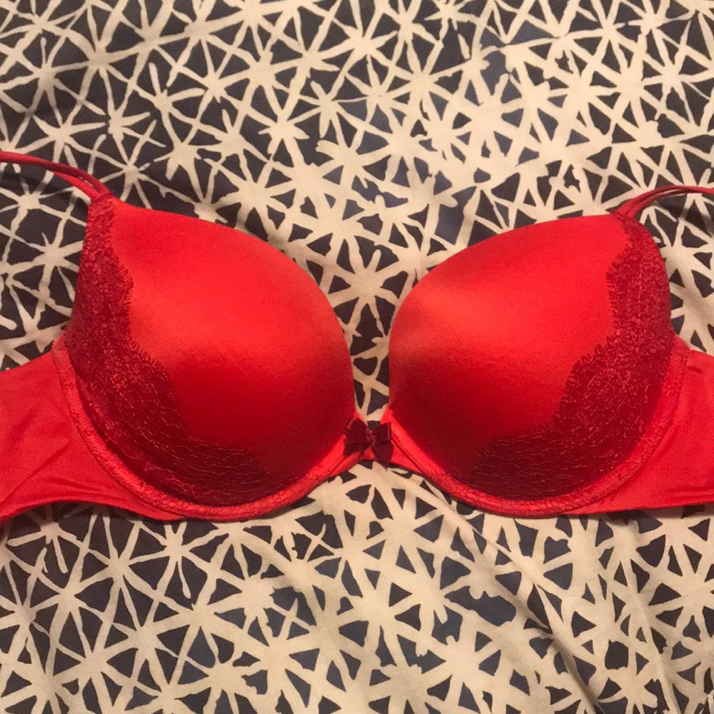 RED VICTORIA SECRET BRA - WORN TWICE